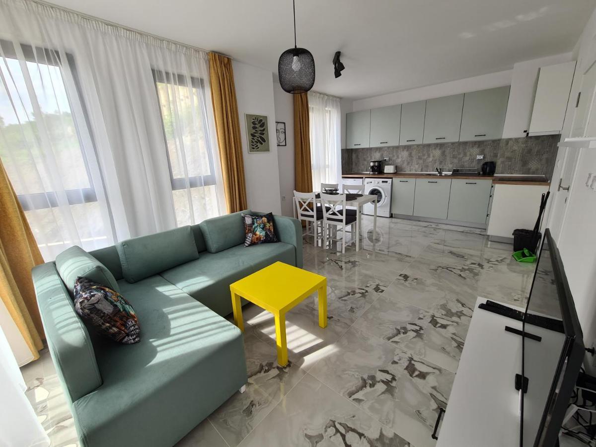Gold Beach Apart Obzor Buitenkant foto