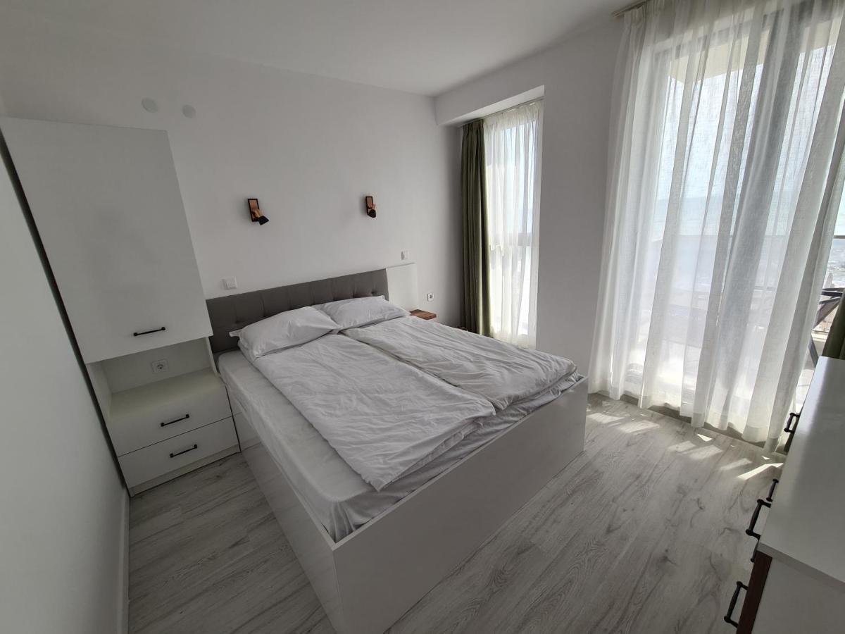 Gold Beach Apart Obzor Buitenkant foto