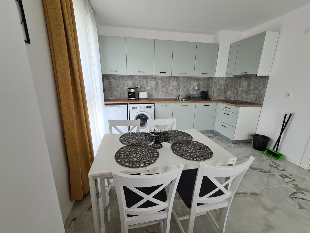 Gold Beach Apart Obzor Buitenkant foto